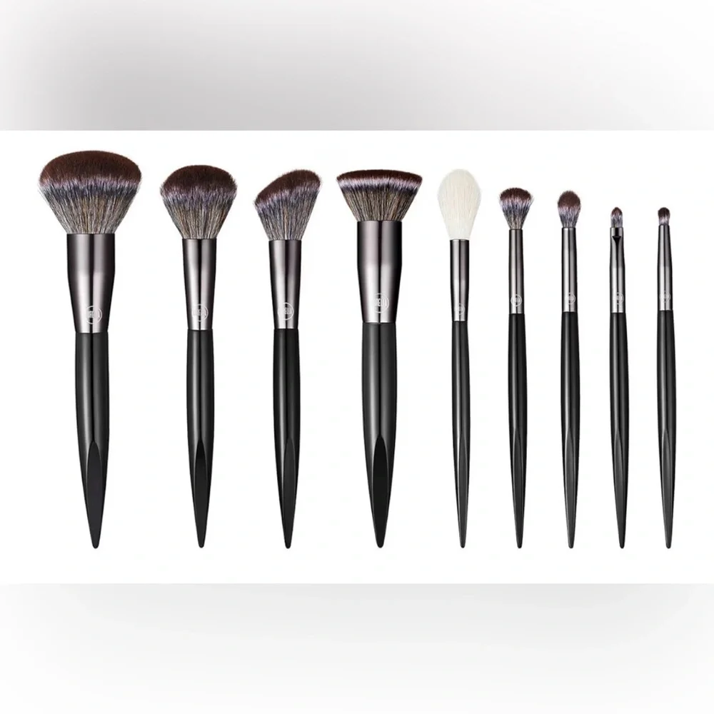 Lurella Cosmetics NWT Bite The Bullet Brush Set